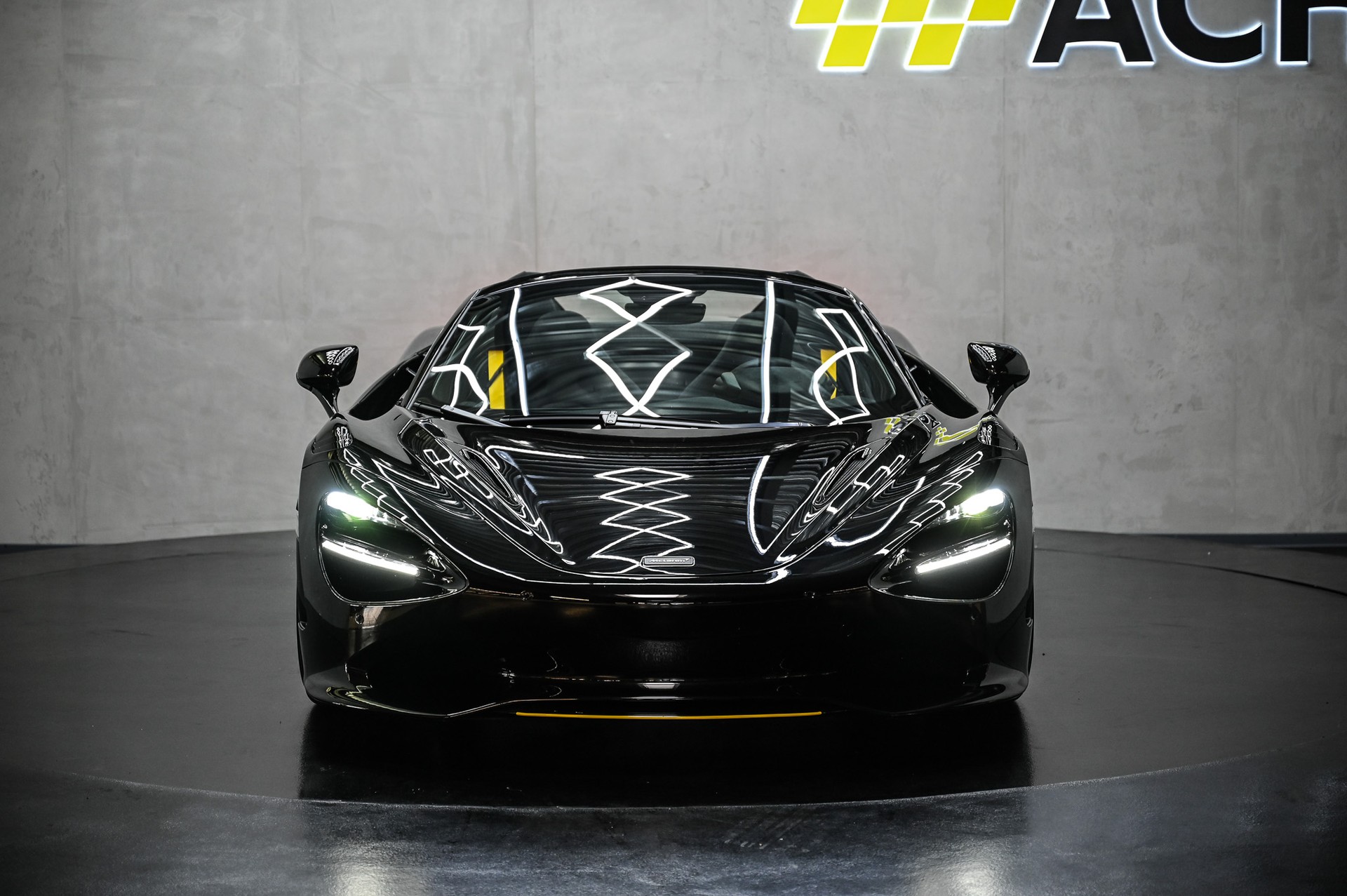 McLAREN 750S Spider-showroom-element-1