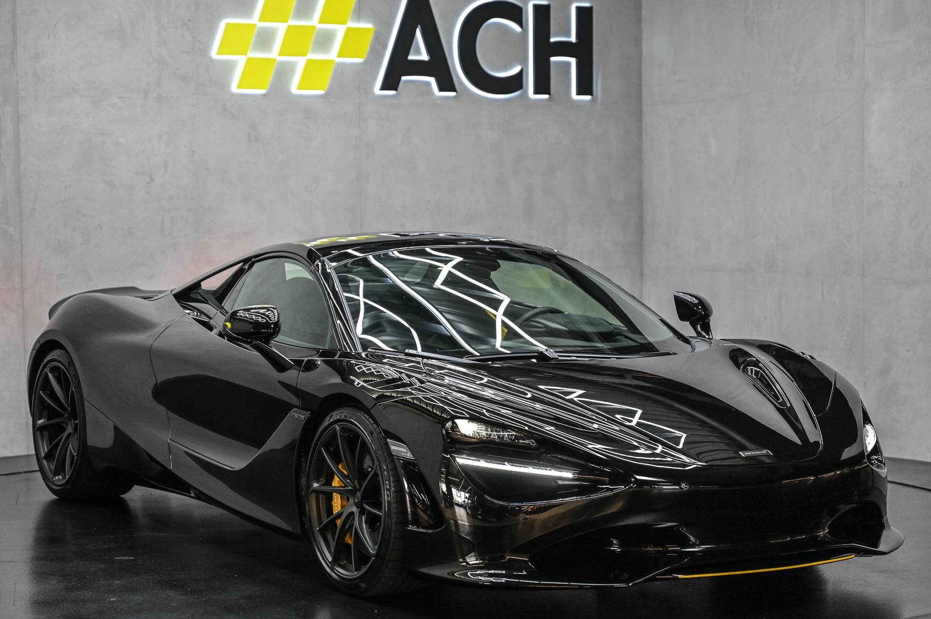 McLAREN 750S Spider-showroom-element-3