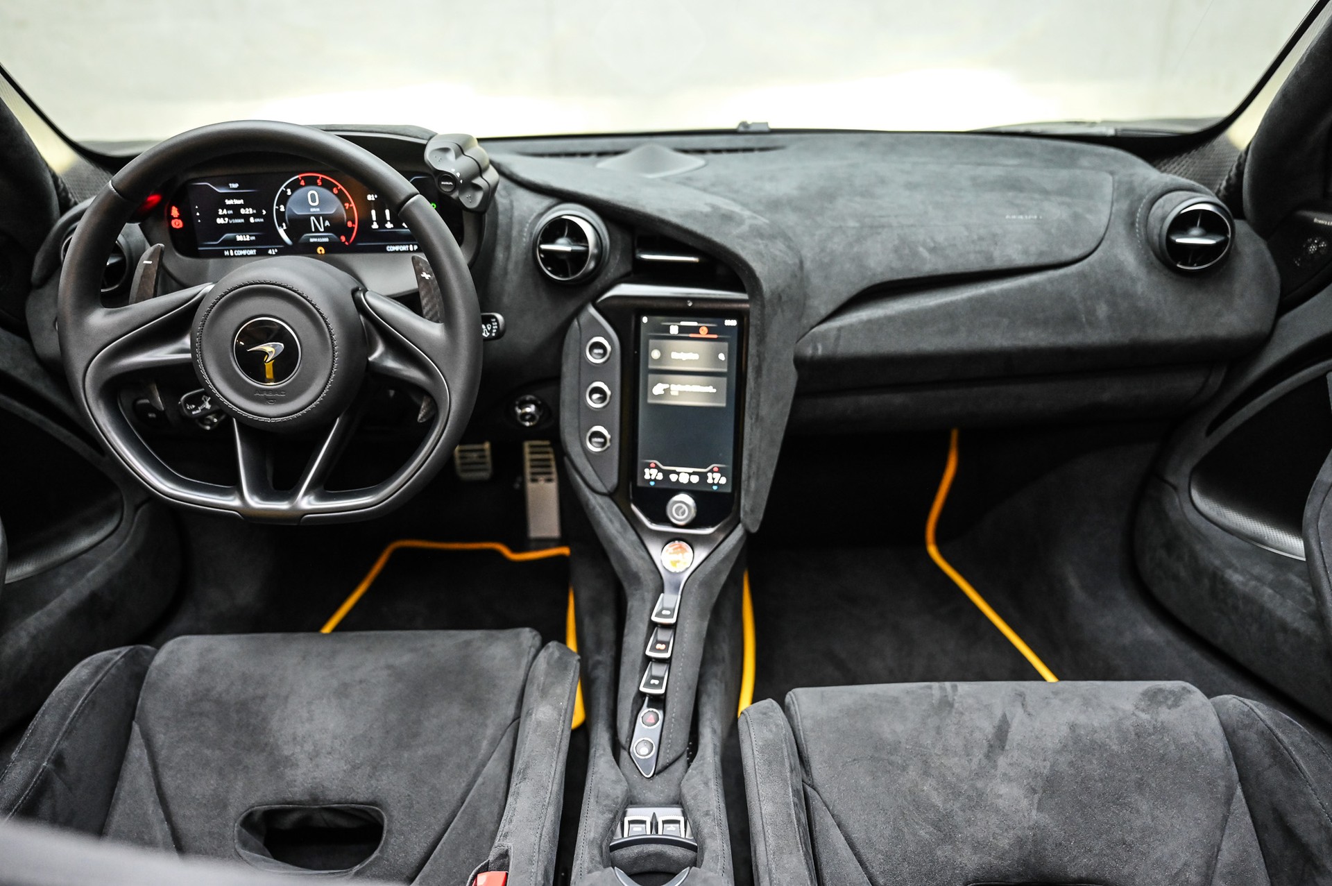 McLAREN 750S Spider-image-26