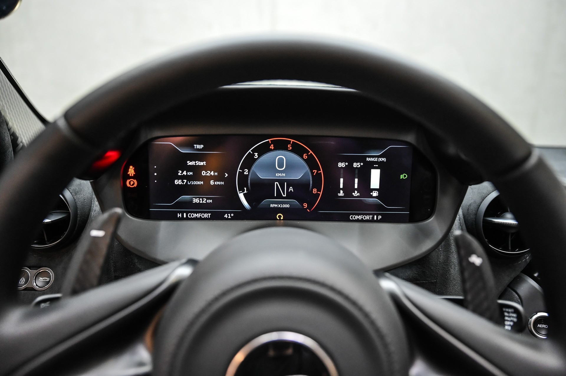 McLAREN 750S Spider-image-27