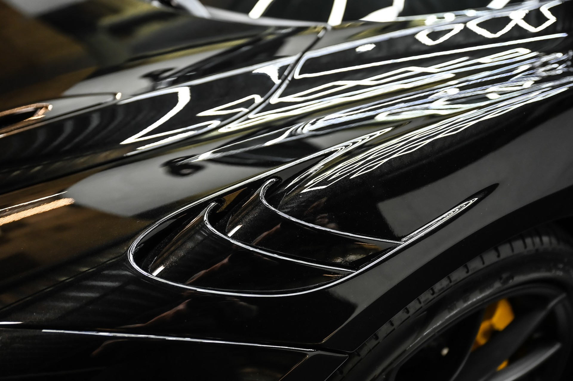 McLAREN 750S Spider-image-21
