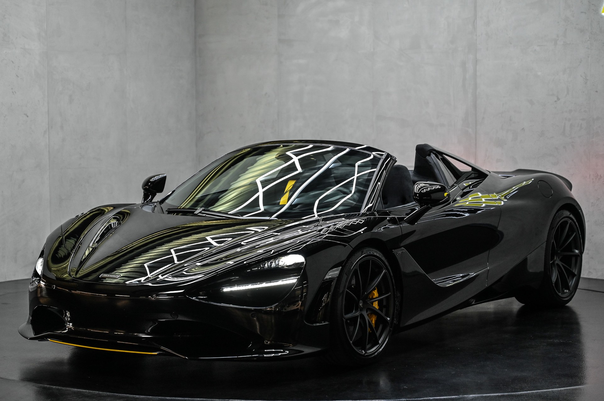 McLAREN 750S Spider-showroom-element-2