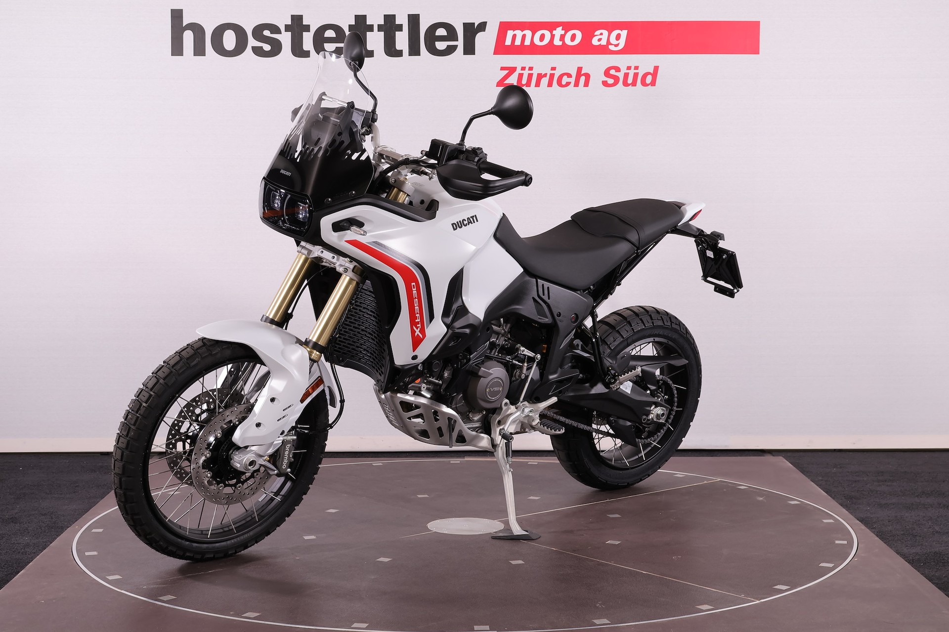 DUCATI Desert X (69)-showroom-element-1