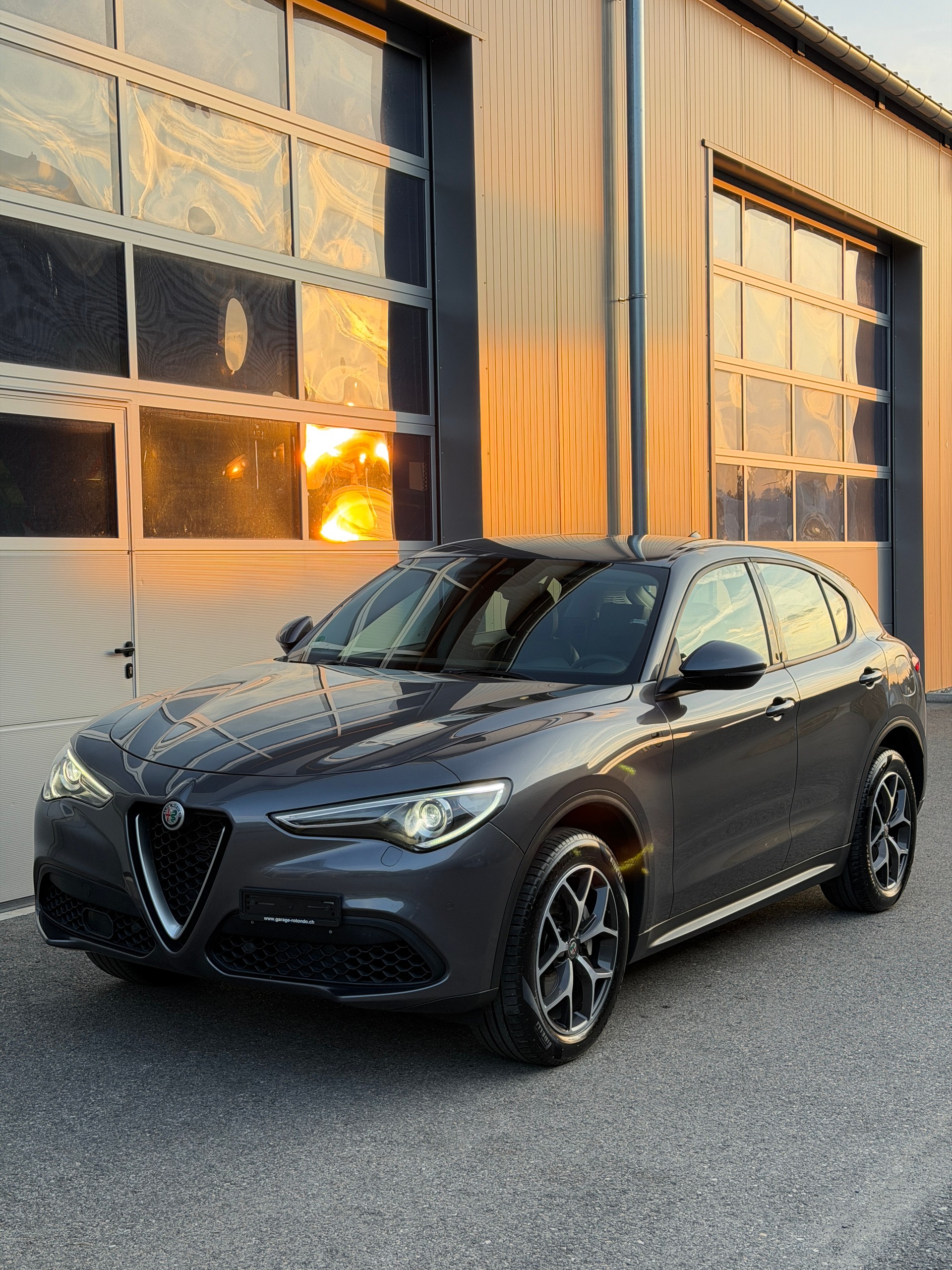 ALFA ROMEO Stelvio 2.0 Sport Q4 Automatic-image-2
