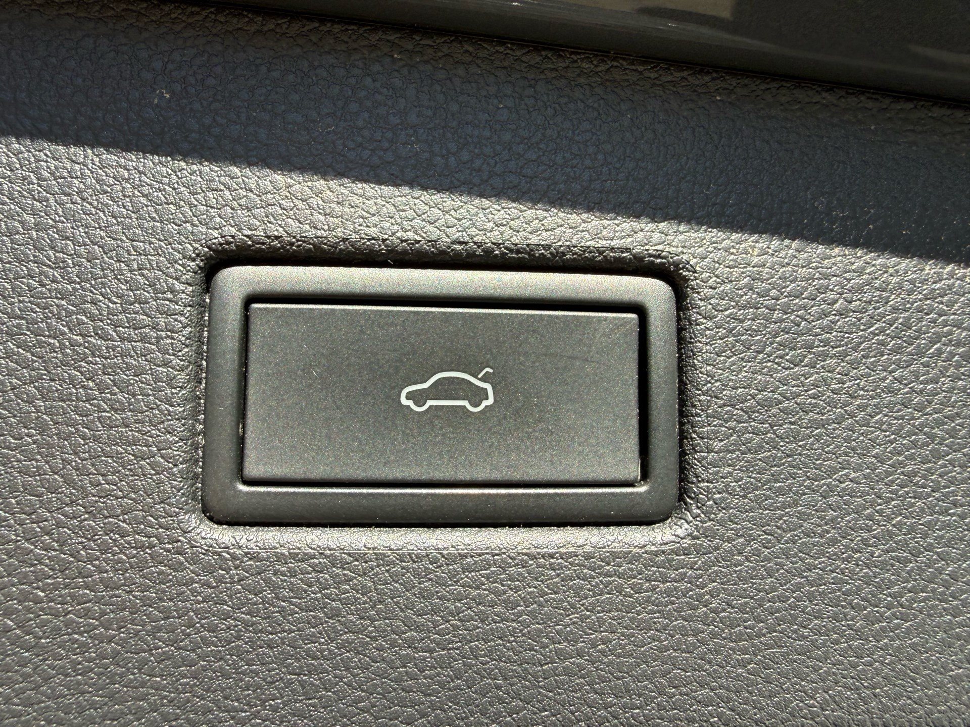 VW Tiguan R 4Motion-image-37