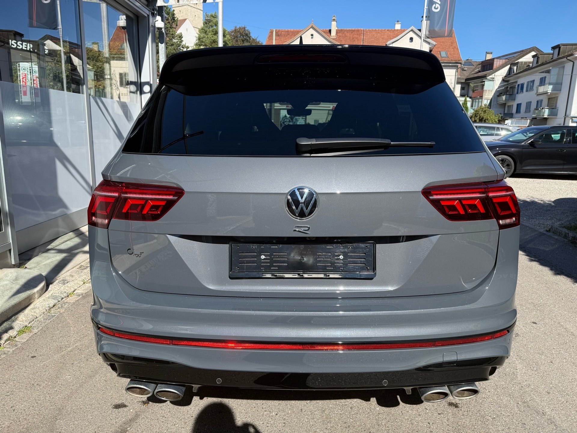 VW Tiguan R 4Motion-image-4