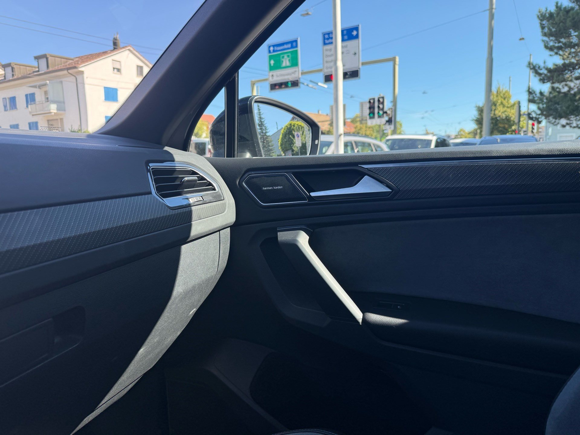 VW Tiguan R 4Motion-image-7
