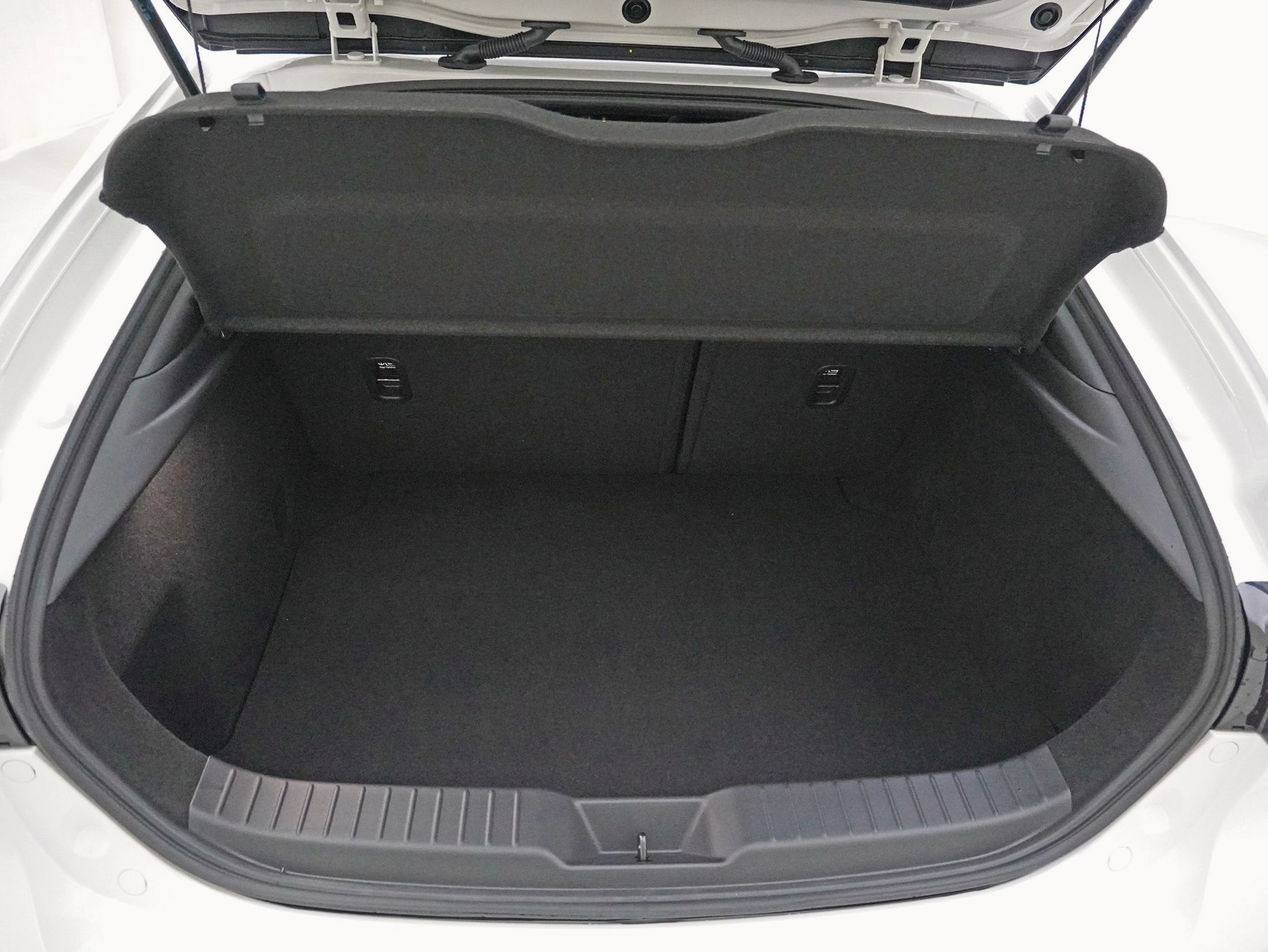 MAZDA 3 Hatchback 2.0 186 Centre-Line-image-16