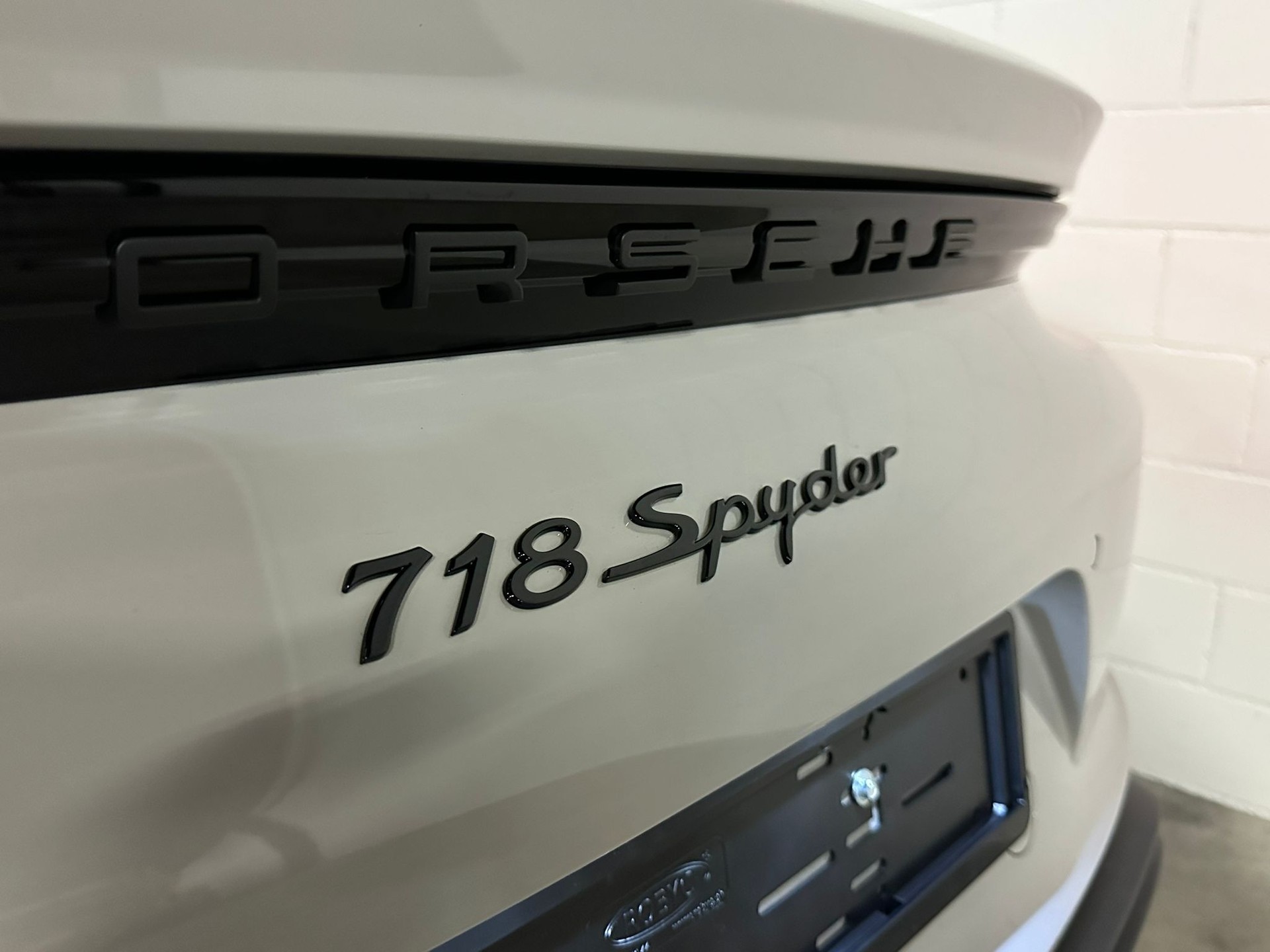 PORSCHE 718 Boxster Spyder Traumausstattung-image-4