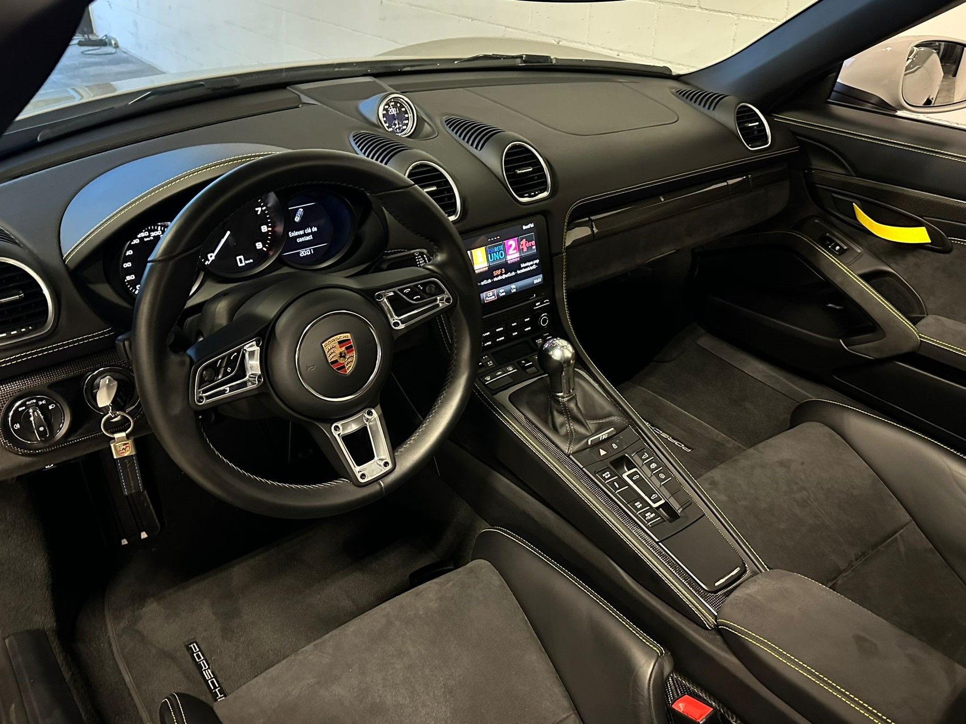 PORSCHE 718 Boxster Spyder Traumausstattung-image-6