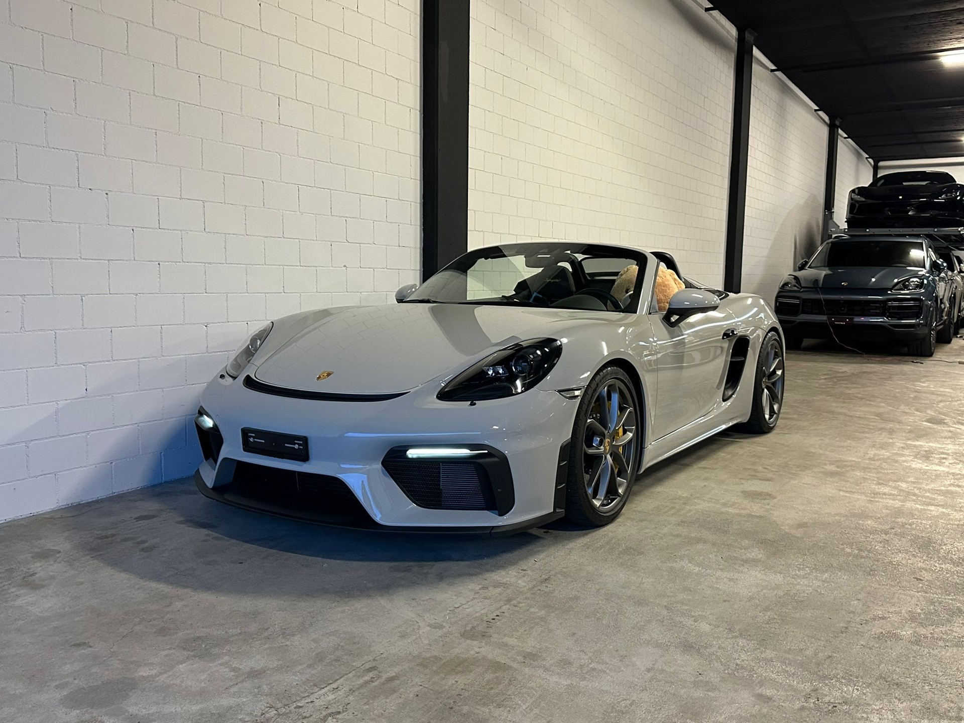 PORSCHE 718 Boxster Spyder Traumausstattung-showroom-element-1
