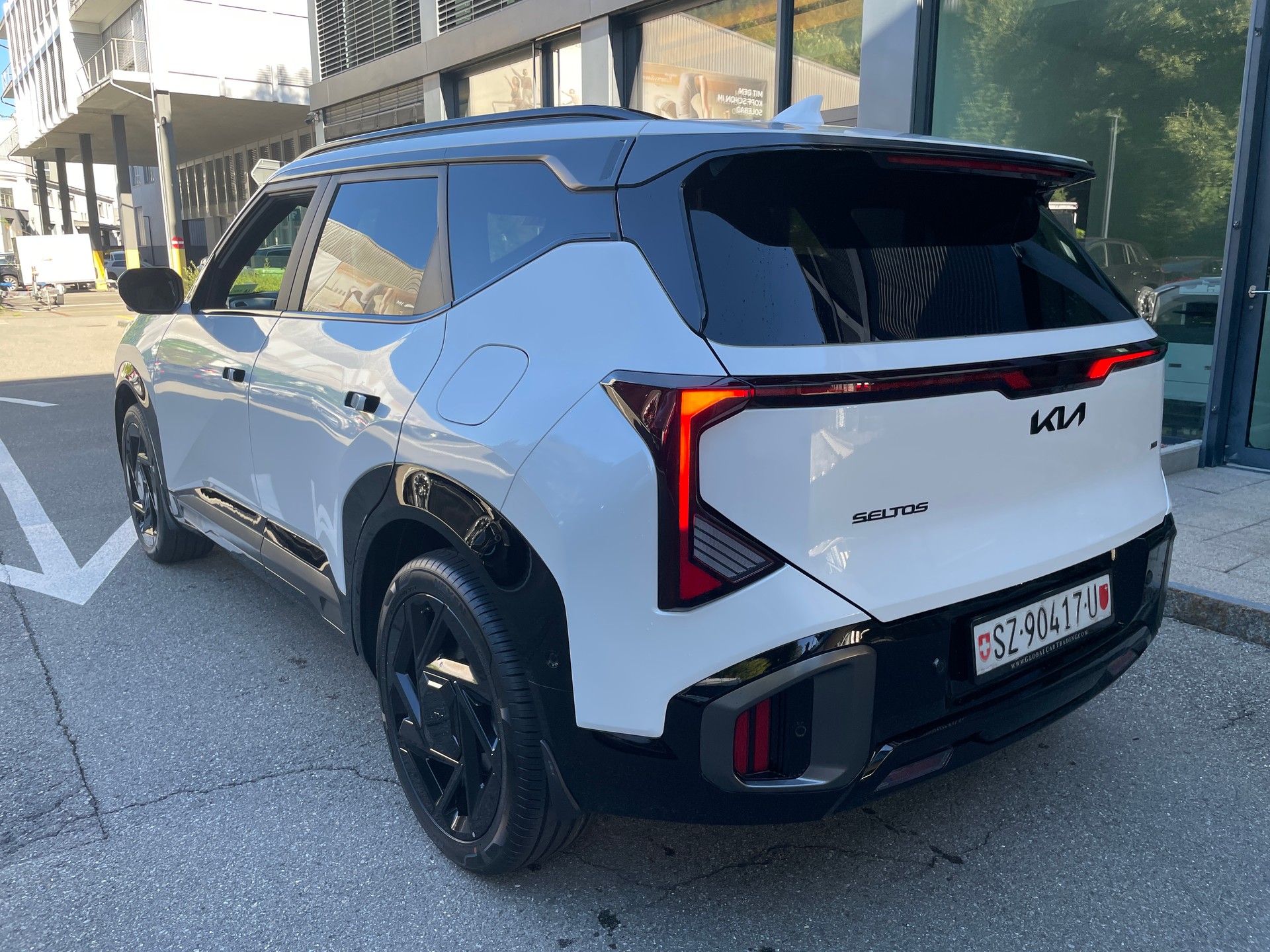 KIA Seltos 1.6T-GDi X-Line 7DCT 4x4-showroom-element-2
