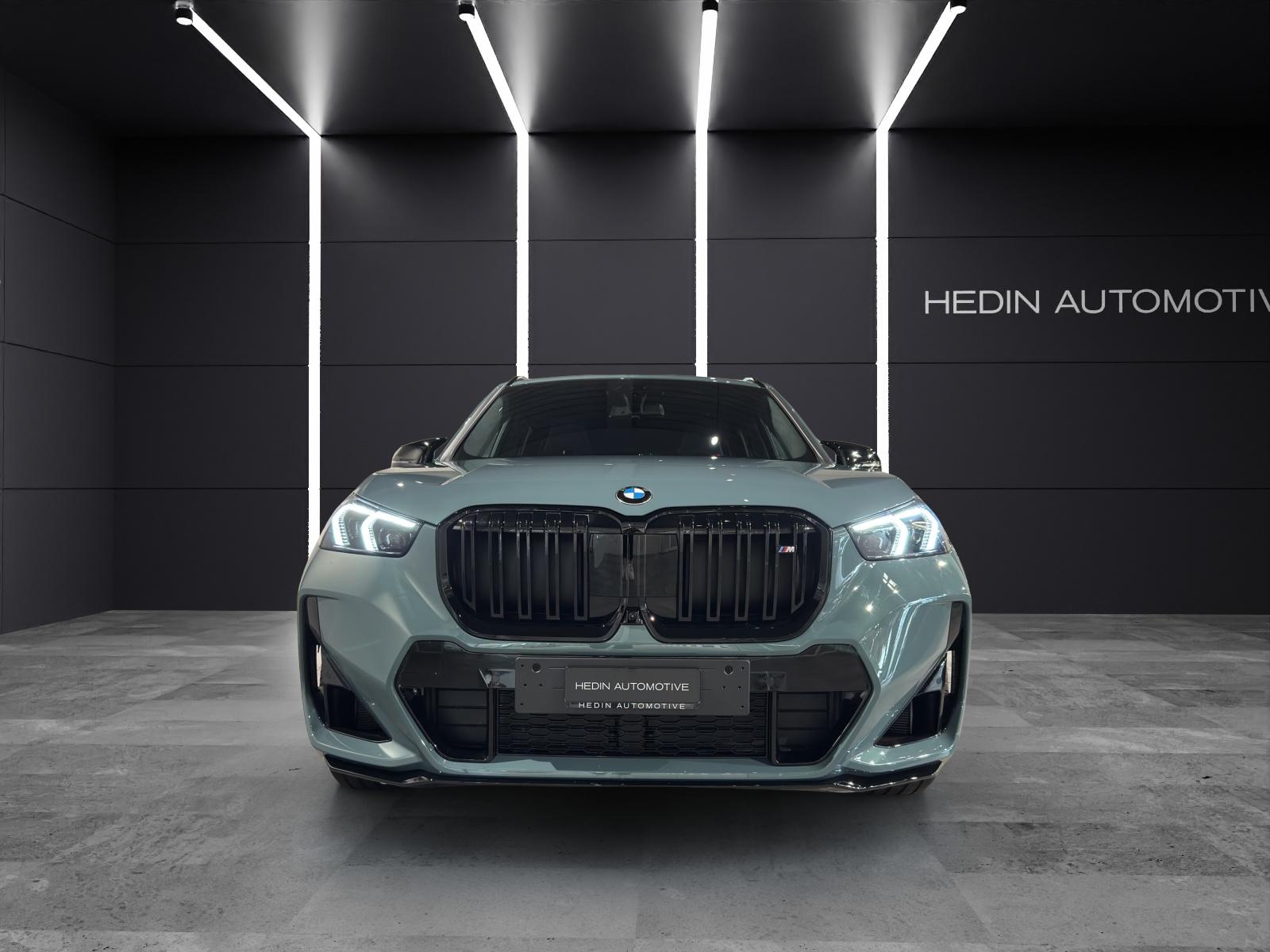 BMW X1 U11 M35i-showroom-element-2