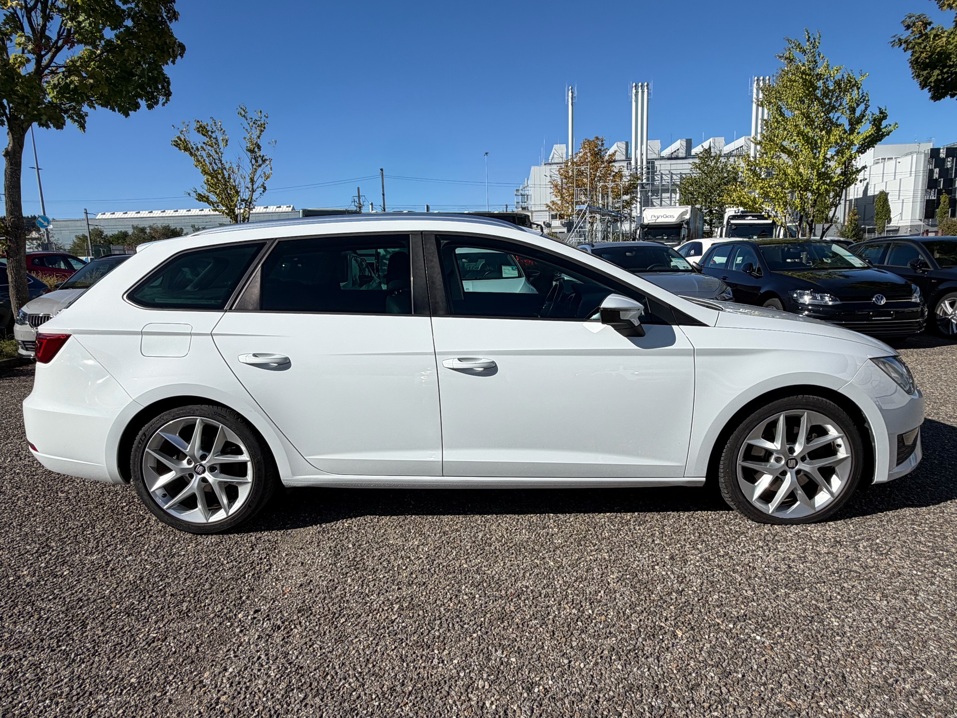 SEAT Leon ST 2.0 TDI FR-showroom-element-3
