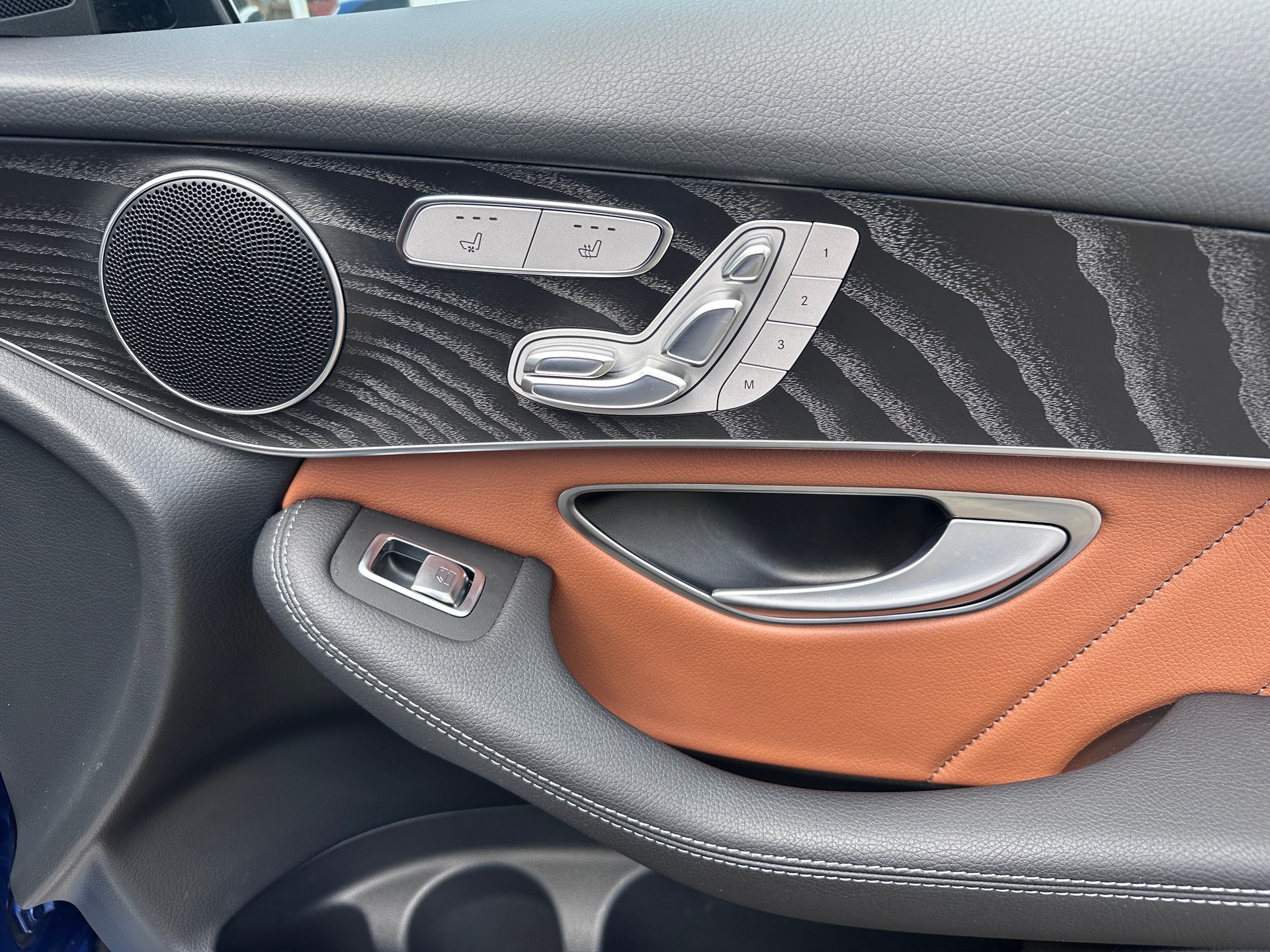 MERCEDES-BENZ GLC 400 d 4Matic AMG Line Plus 9G-Tronic-image-13