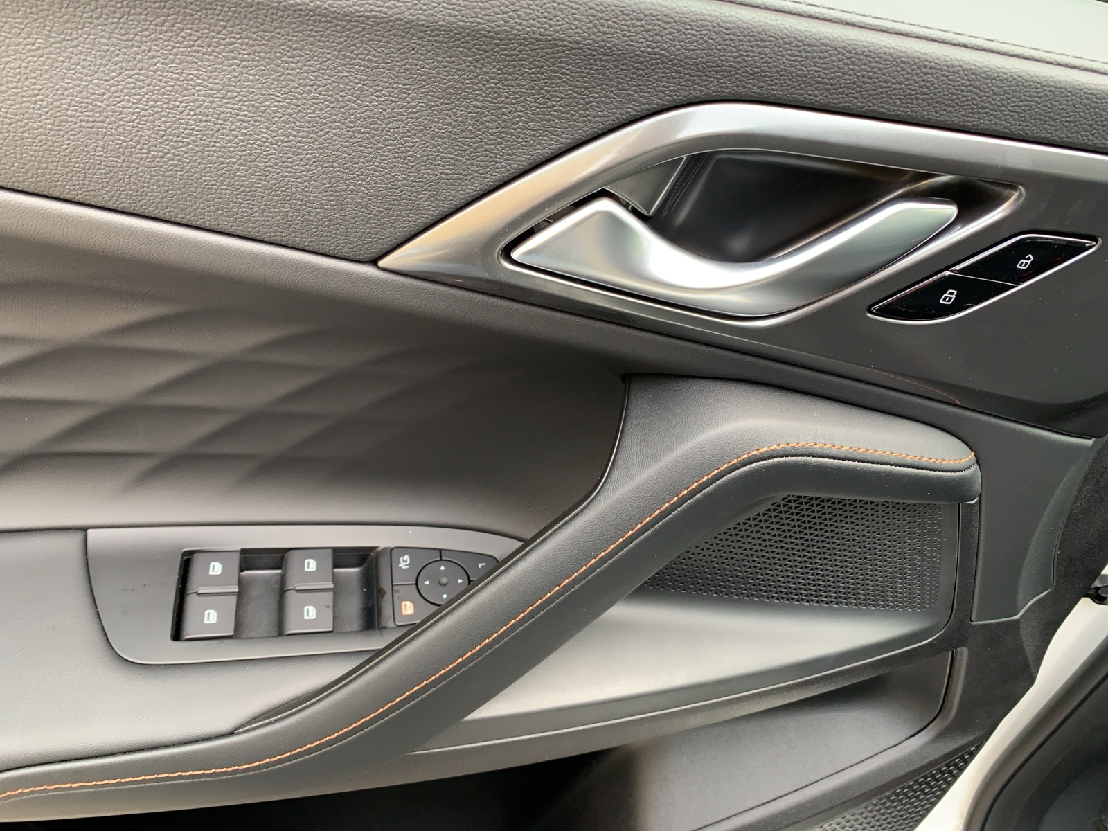 MG HS 1.5 Hybrid Luxury-image-4