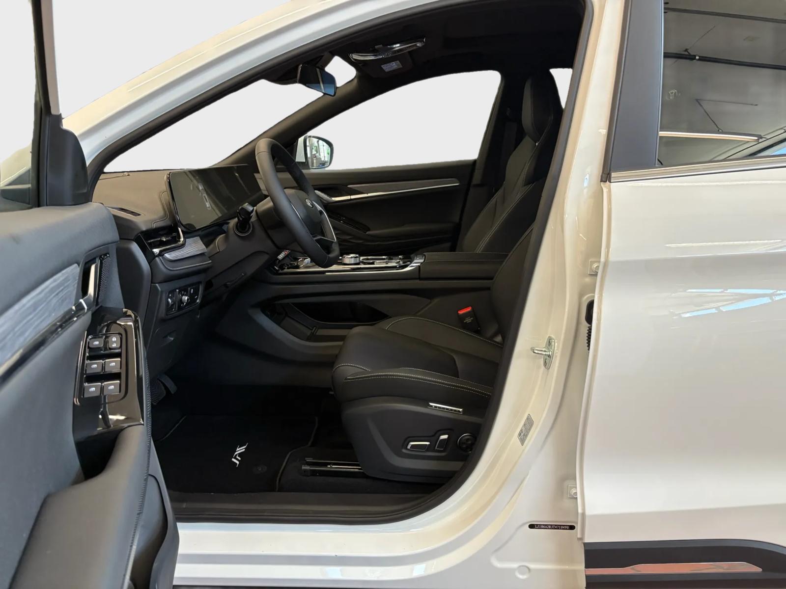 JAC JS6 1.5 PHEV-image-10