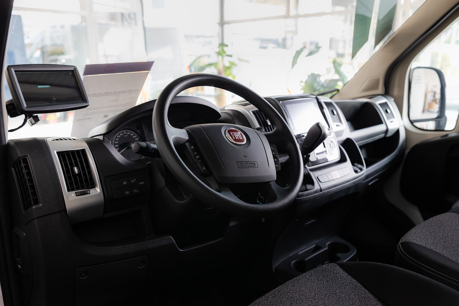 FIAT New E-Ducato 35 47kWh LH2 L3H2 Comfort Full Option-image-8