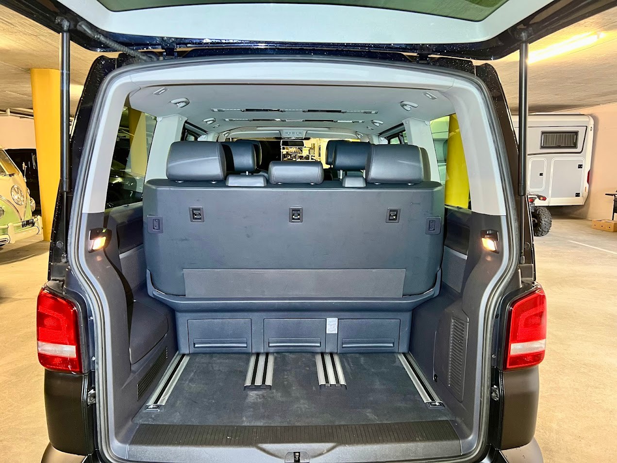 VW T5 Multivan 2.0 Bi-TDI CR Gravus 4Motion DSG-image-15