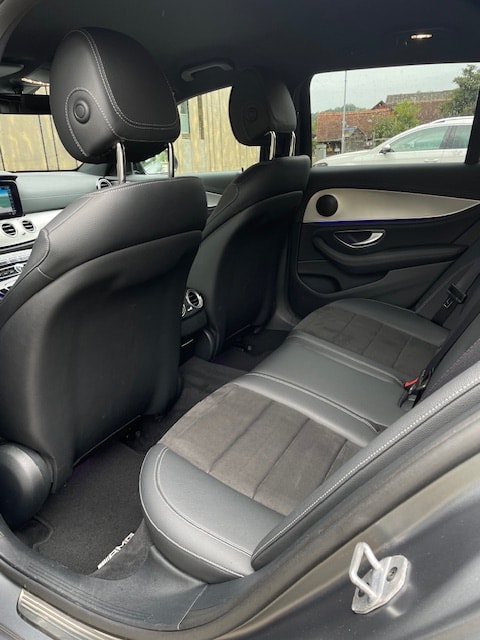 MERCEDES-BENZ E 300 de AMG Line 9G-Tronic-image-25