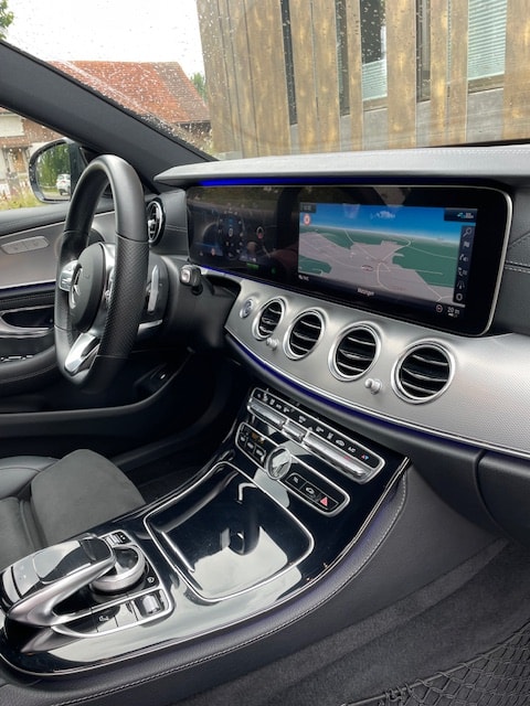 MERCEDES-BENZ E 300 de AMG Line 9G-Tronic-image-21