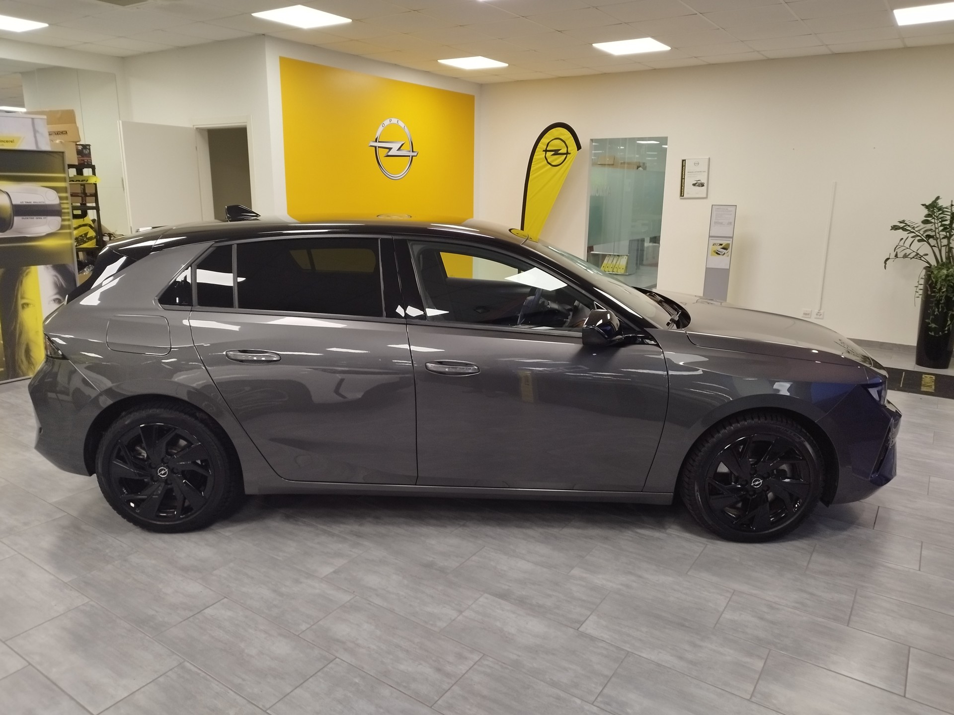 OPEL Astra 1.6 PHEV GS Line Swiss Plus-image-1