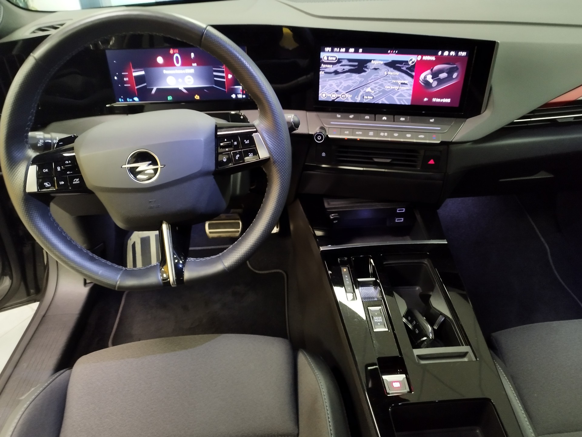 OPEL Astra 1.6 PHEV GS Line Swiss Plus-image-5