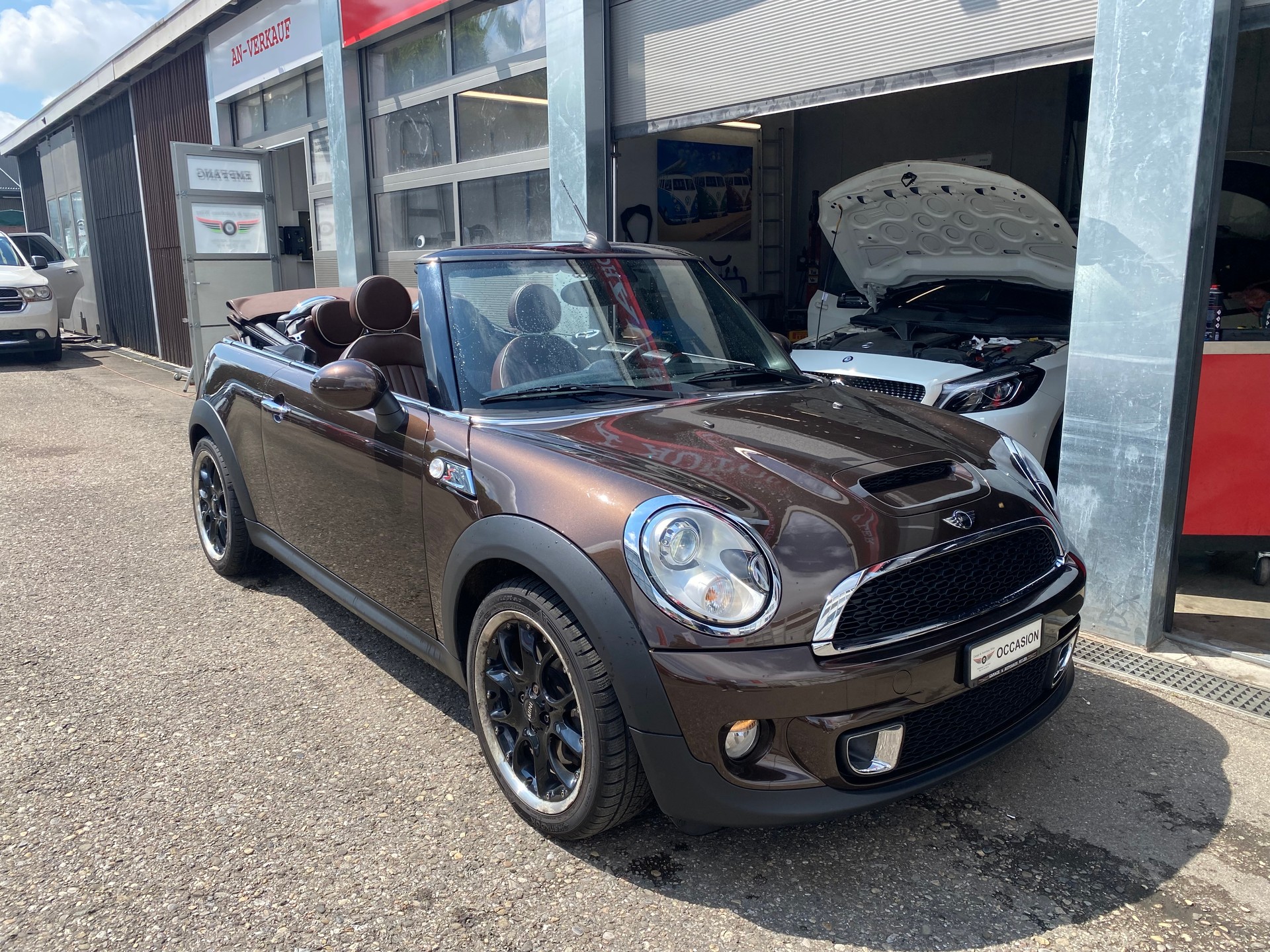 MINI Mini Cabrio Cooper S Steptronic-image-3