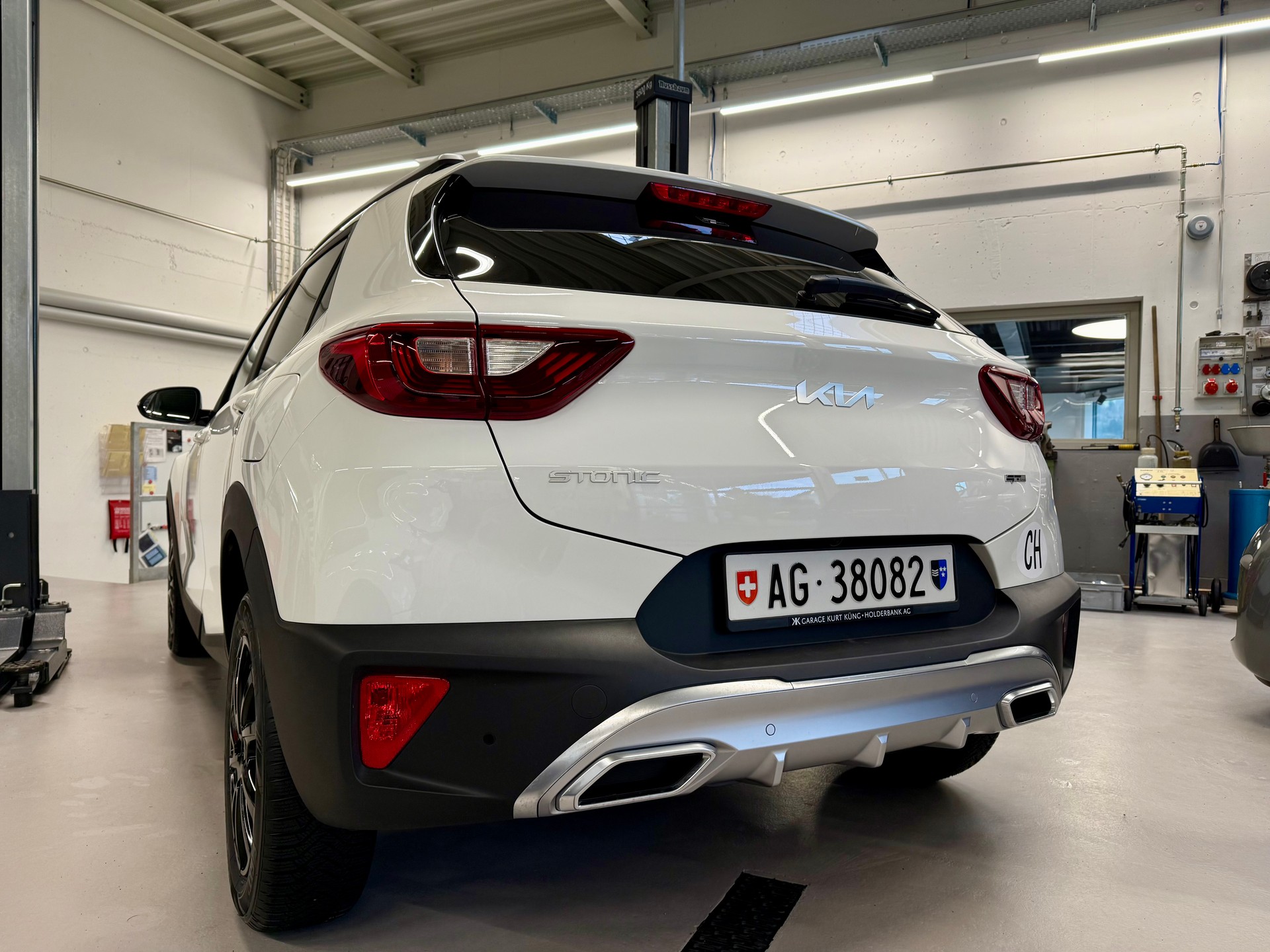 KIA Stonic 1.0 T-GDI MHEV GT-Line DCT-image-4