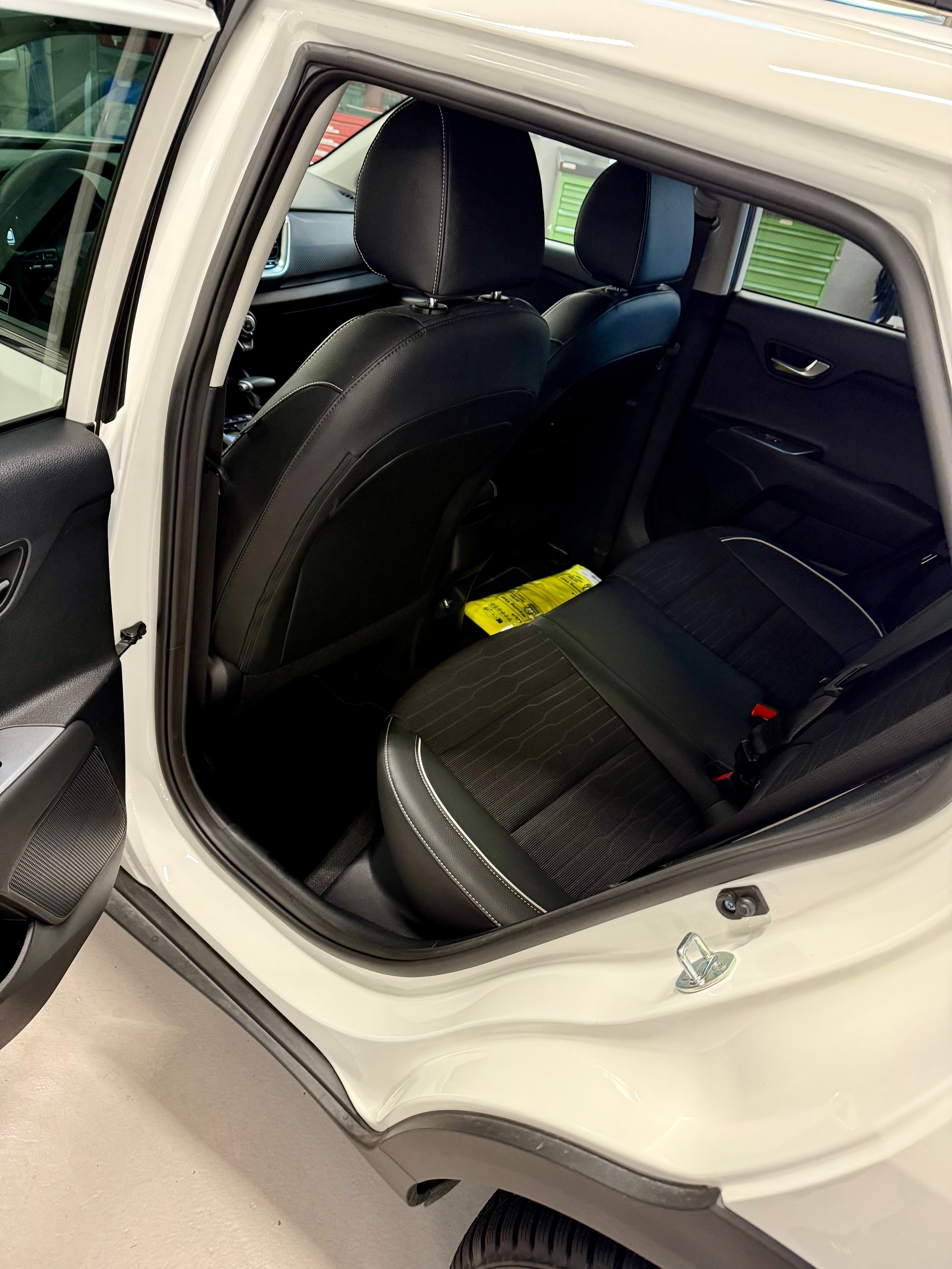 KIA Stonic 1.0 T-GDI MHEV GT-Line DCT-image-11