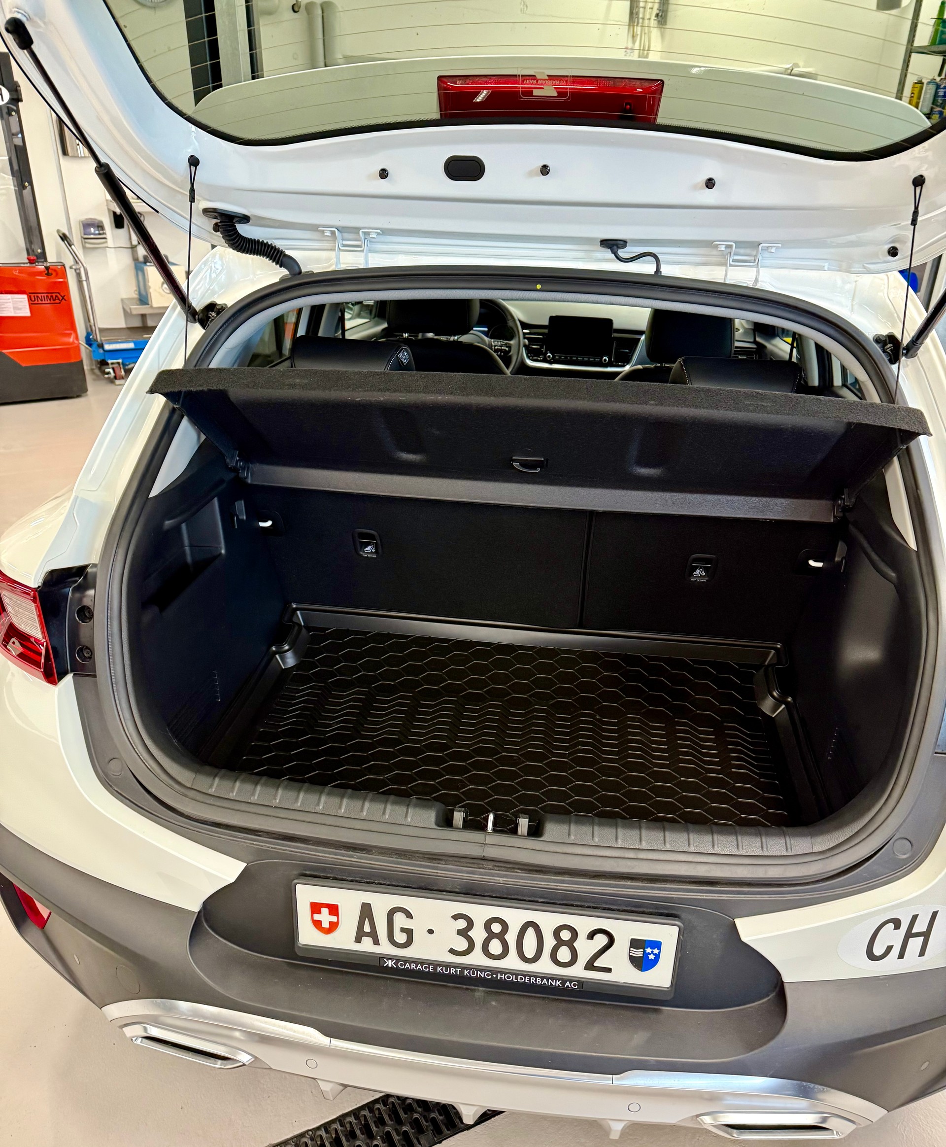 KIA Stonic 1.0 T-GDI MHEV GT-Line DCT-image-13