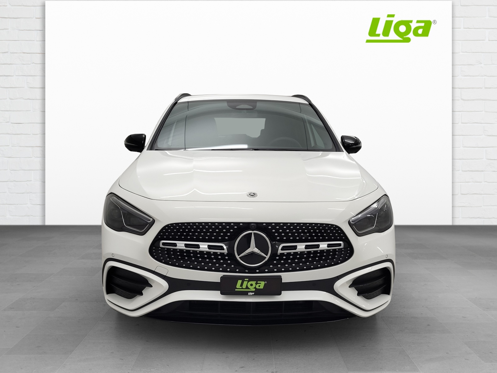 MERCEDES-BENZ GLA 220 d AMG Line 4Matic Swiss Star-showroom-element-2