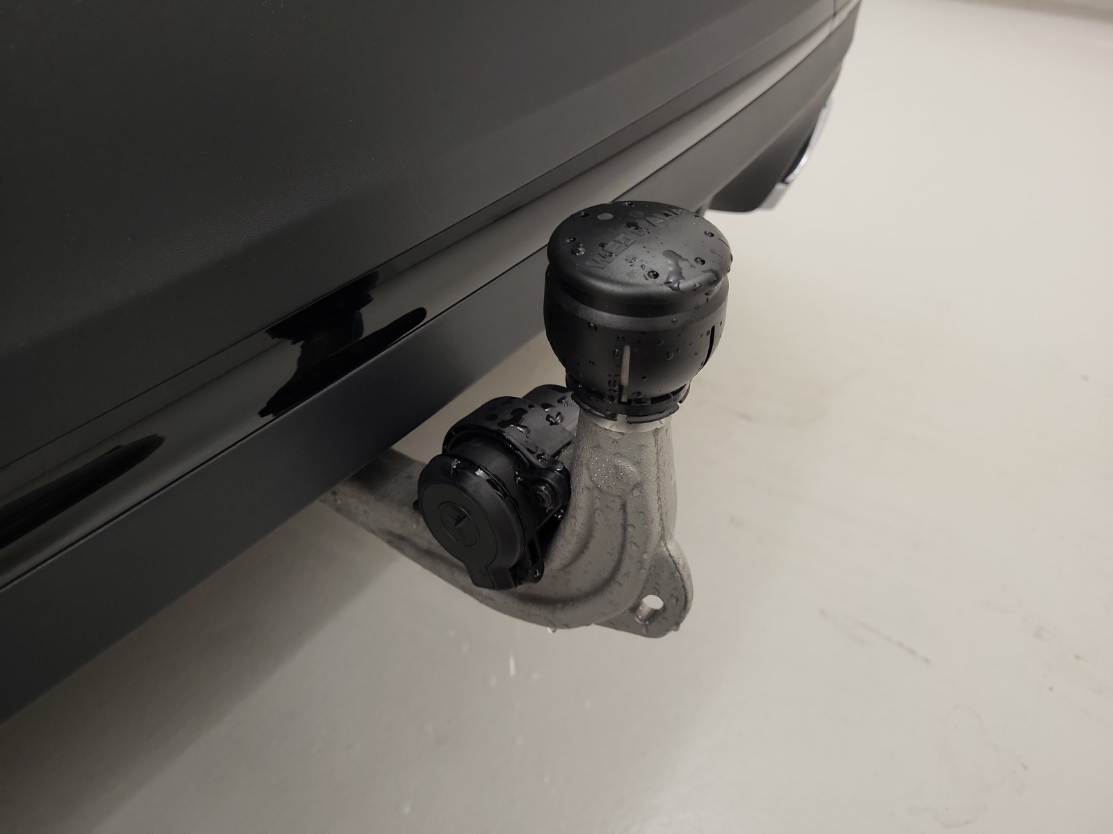 MERCEDES-BENZ GLA 220 d AMG Line 4Matic Swiss Star-image-12