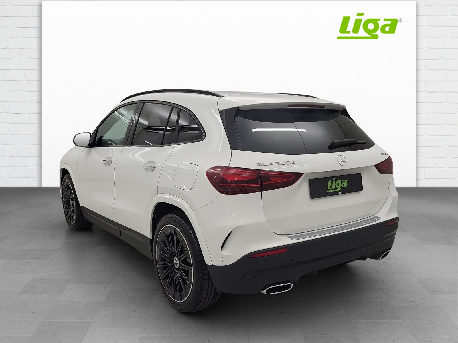 MERCEDES-BENZ GLA 220 d AMG Line 4Matic Swiss Star-showroom-element-3