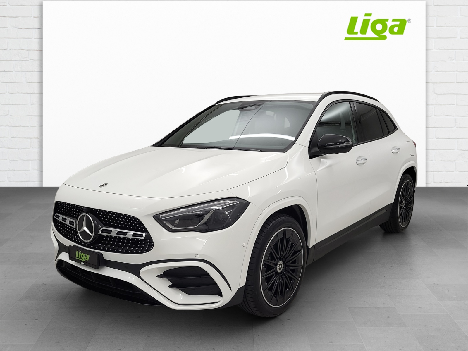 MERCEDES-BENZ GLA 220 d AMG Line 4Matic Swiss Star-showroom-element-1