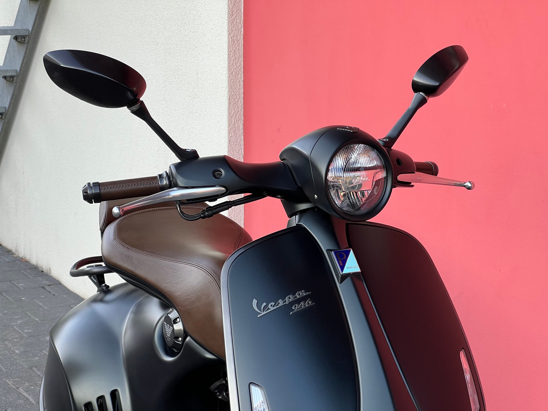 PIAGGIO Vespa 946 125 i.e. Emporio Armani ABS-image-10