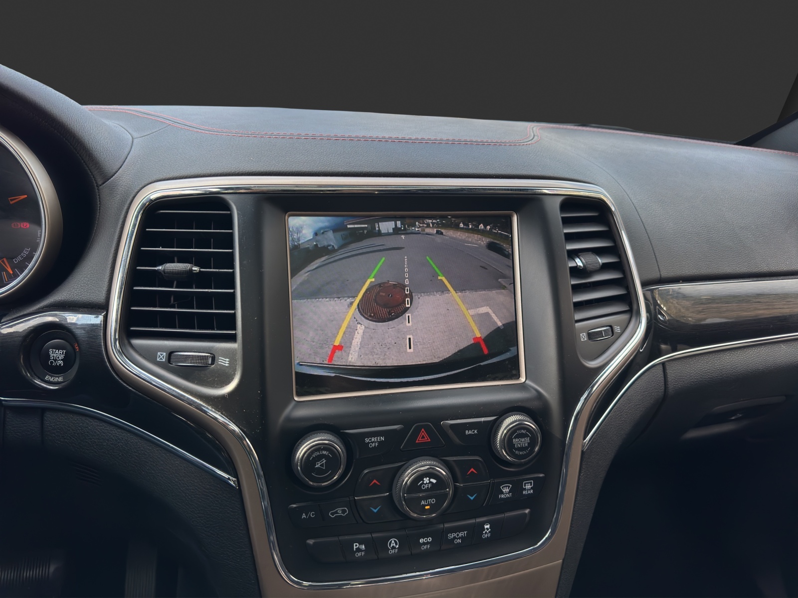 JEEP Grand Cherokee 3.0 CRD 75th Anniversary Automatic-image-11