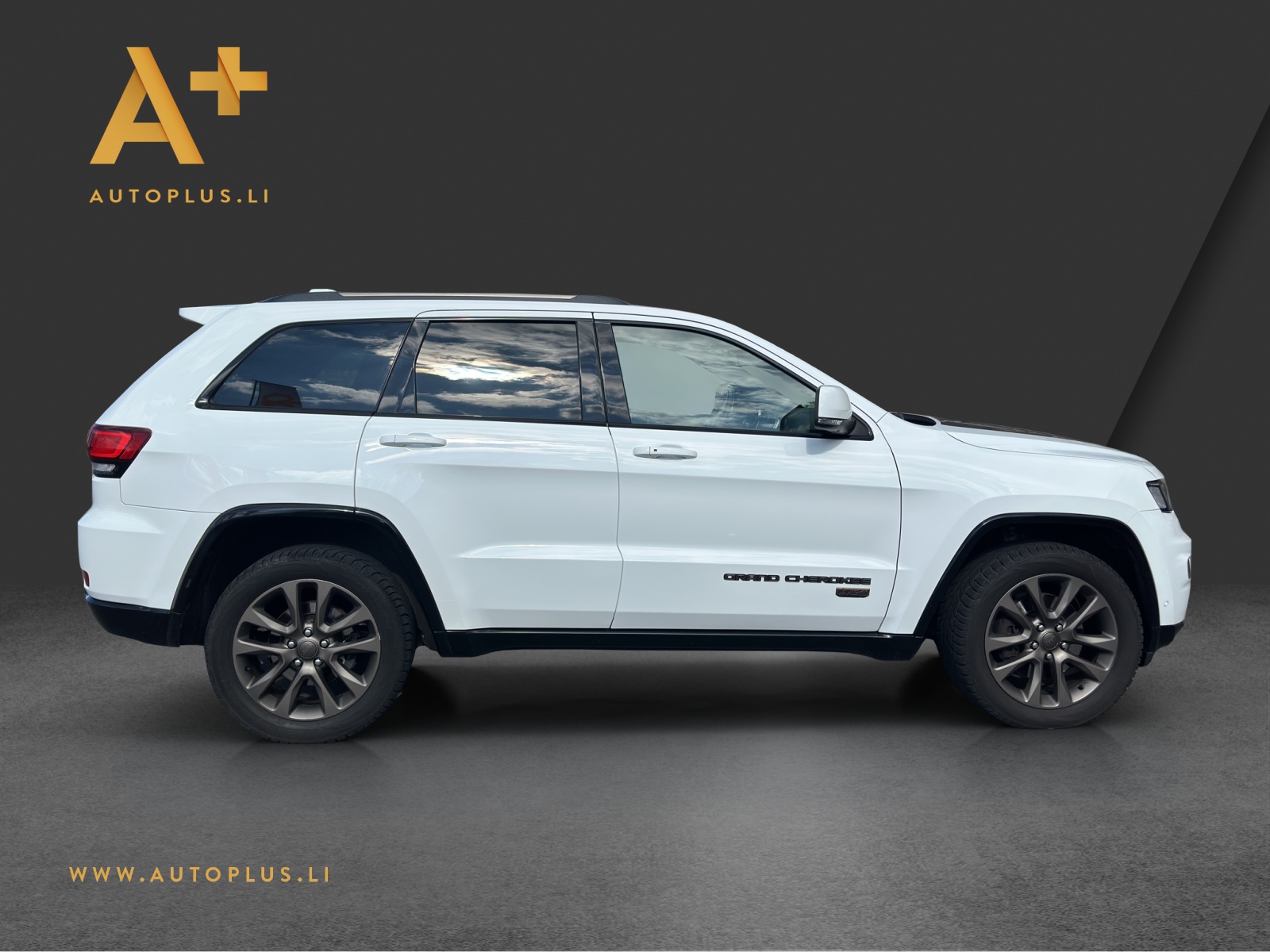 JEEP Grand Cherokee 3.0 CRD 75th Anniversary Automatic-image-9