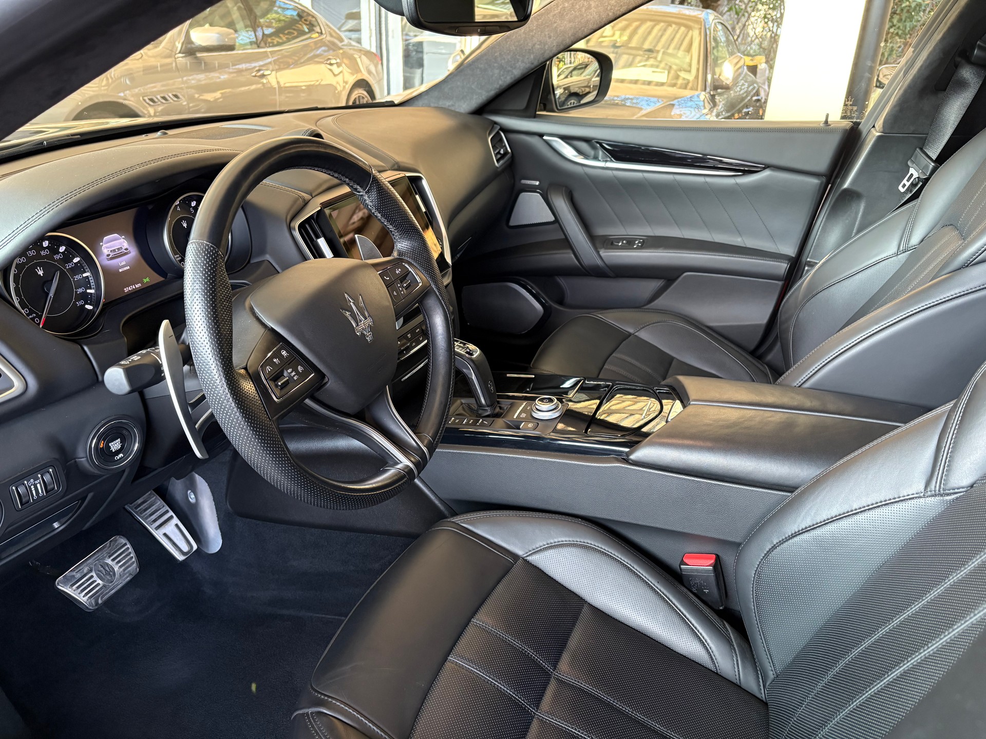 MASERATI Ghibli 3.0 V6 Modena Alcantara-image-8