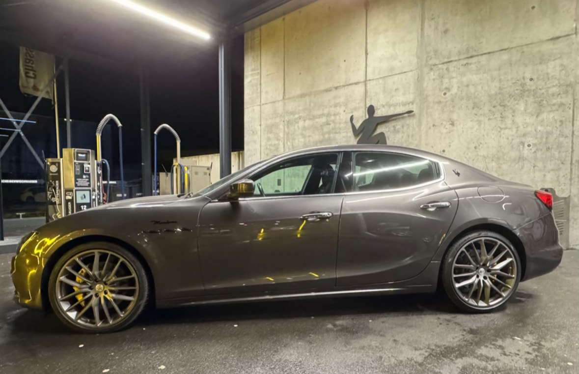 MASERATI Ghibli 3.0 V6 Modena Alcantara-image-2