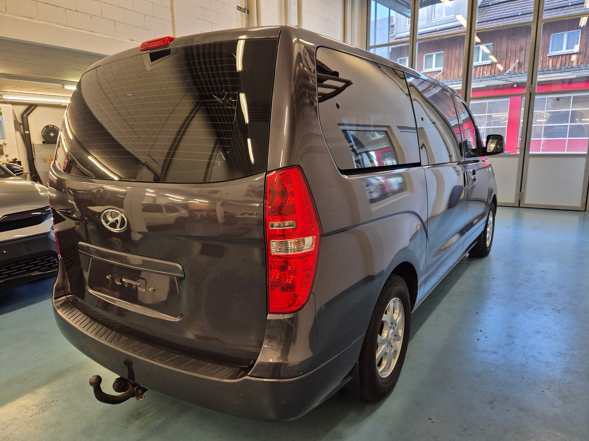 HYUNDAI H-1 People 2.5 CRDi-image-3