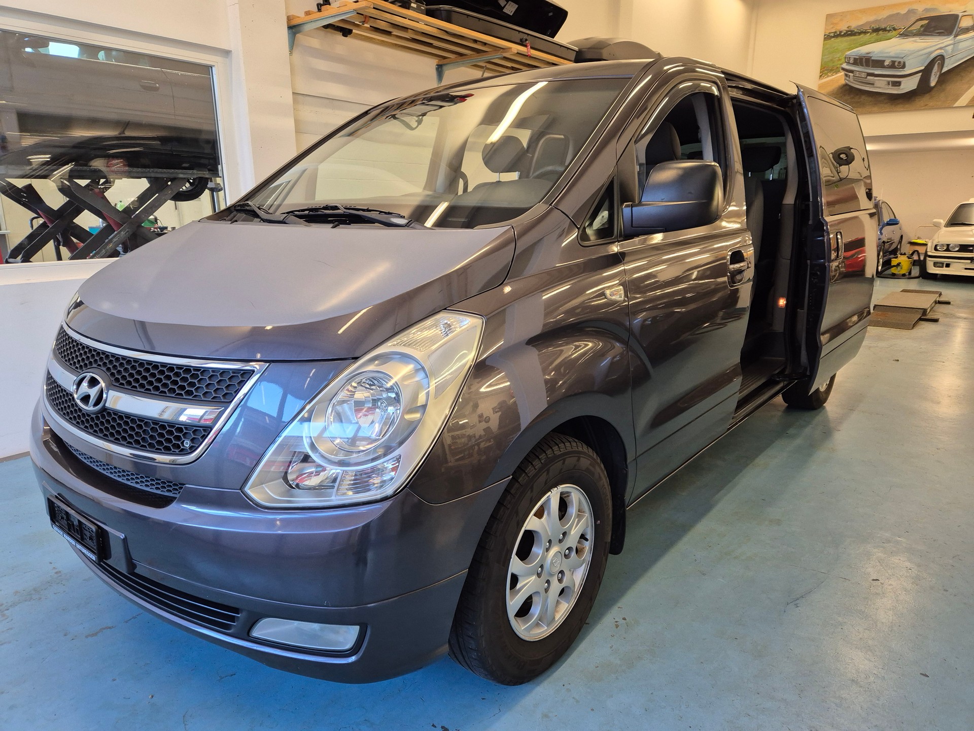 HYUNDAI H-1 People 2.5 CRDi-image-1