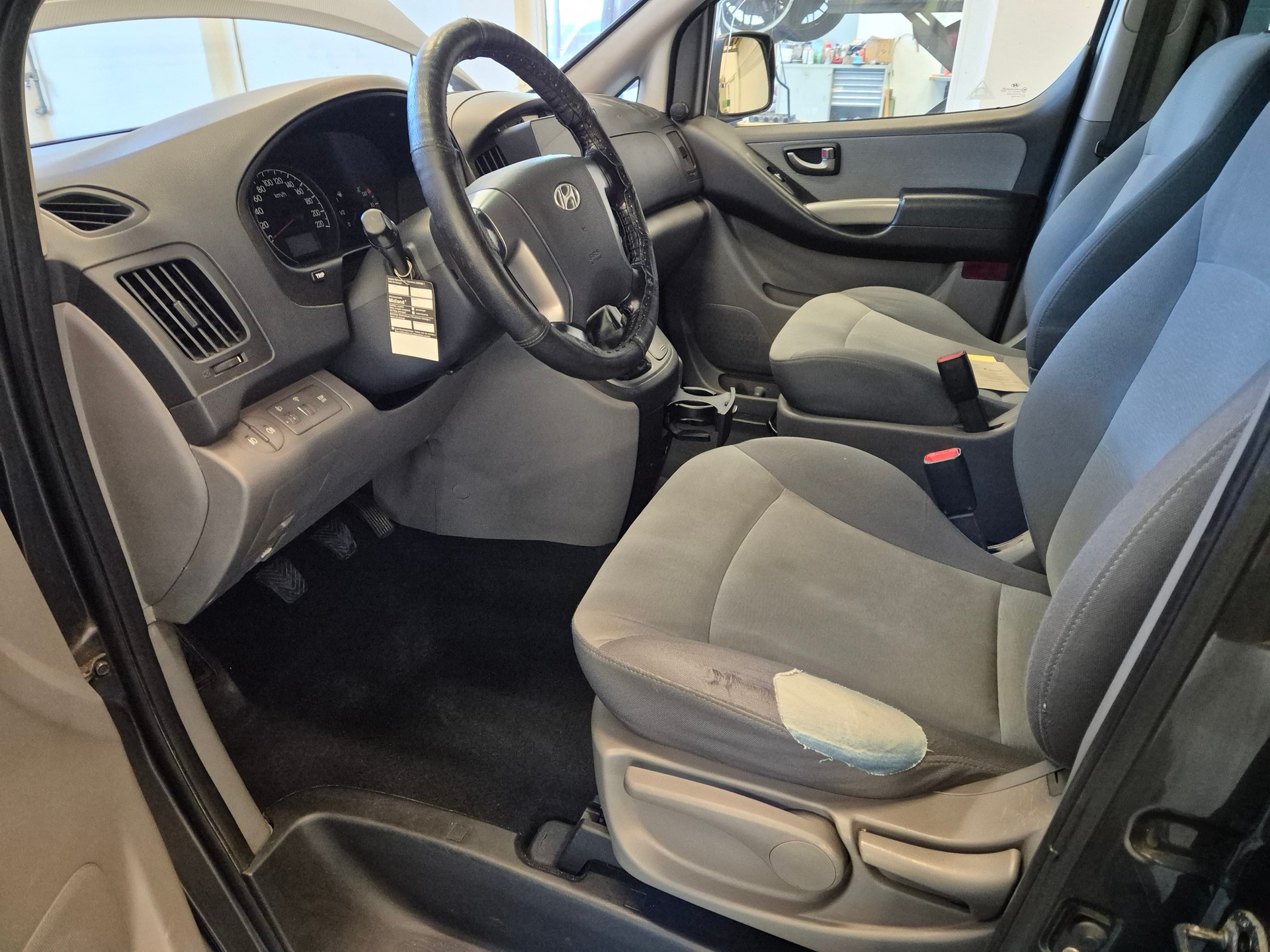 HYUNDAI H-1 People 2.5 CRDi-image-8