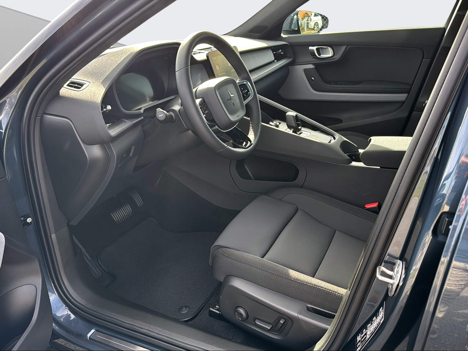 POLESTAR 2 Long Range Dual Motor-image-9