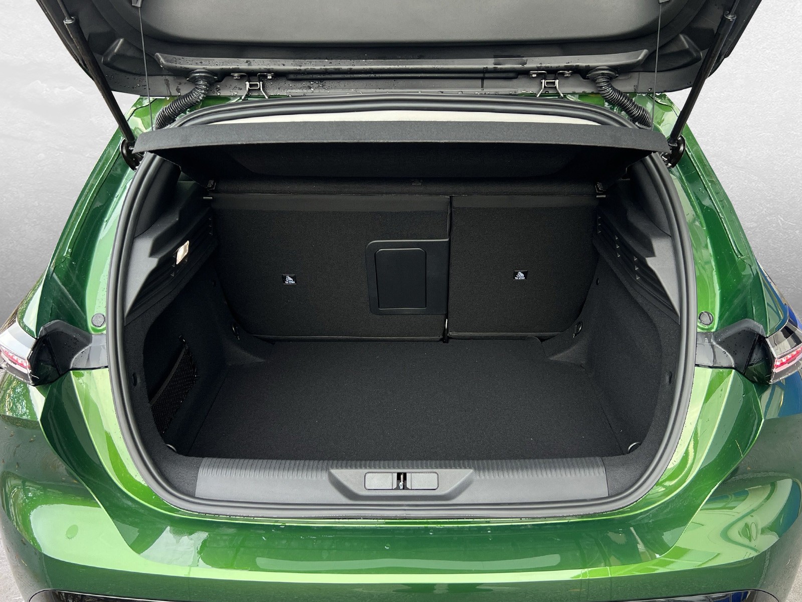 PEUGEOT 308 1.2 Hybrid Allure-image-5
