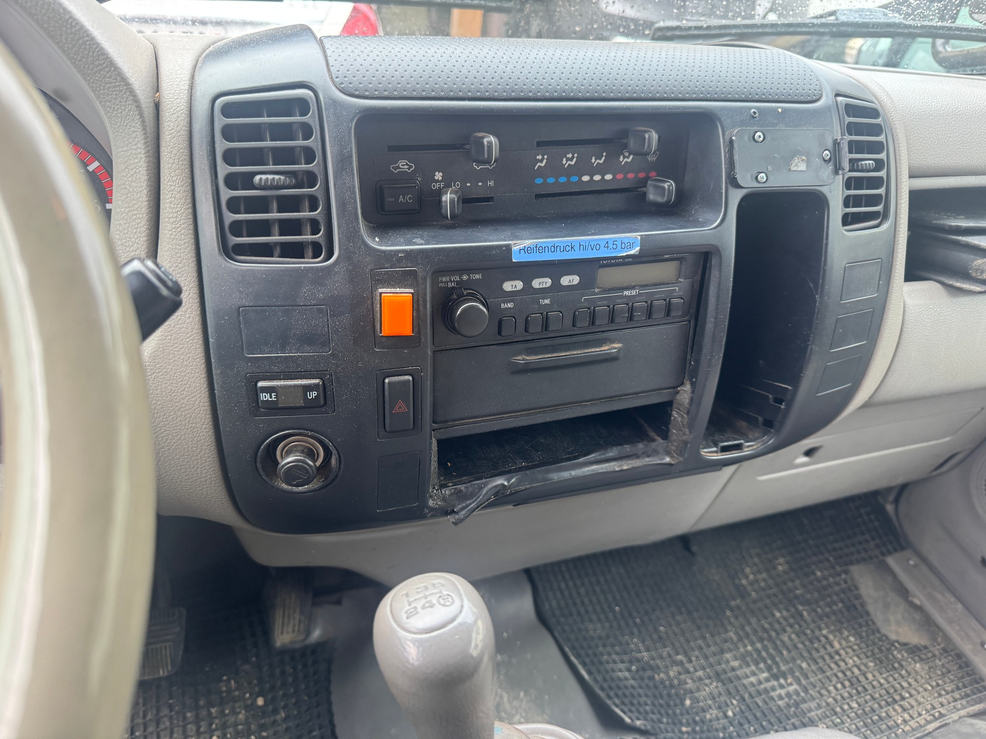 TOYOTA Dyna 100 3.0 D-4D-image-7