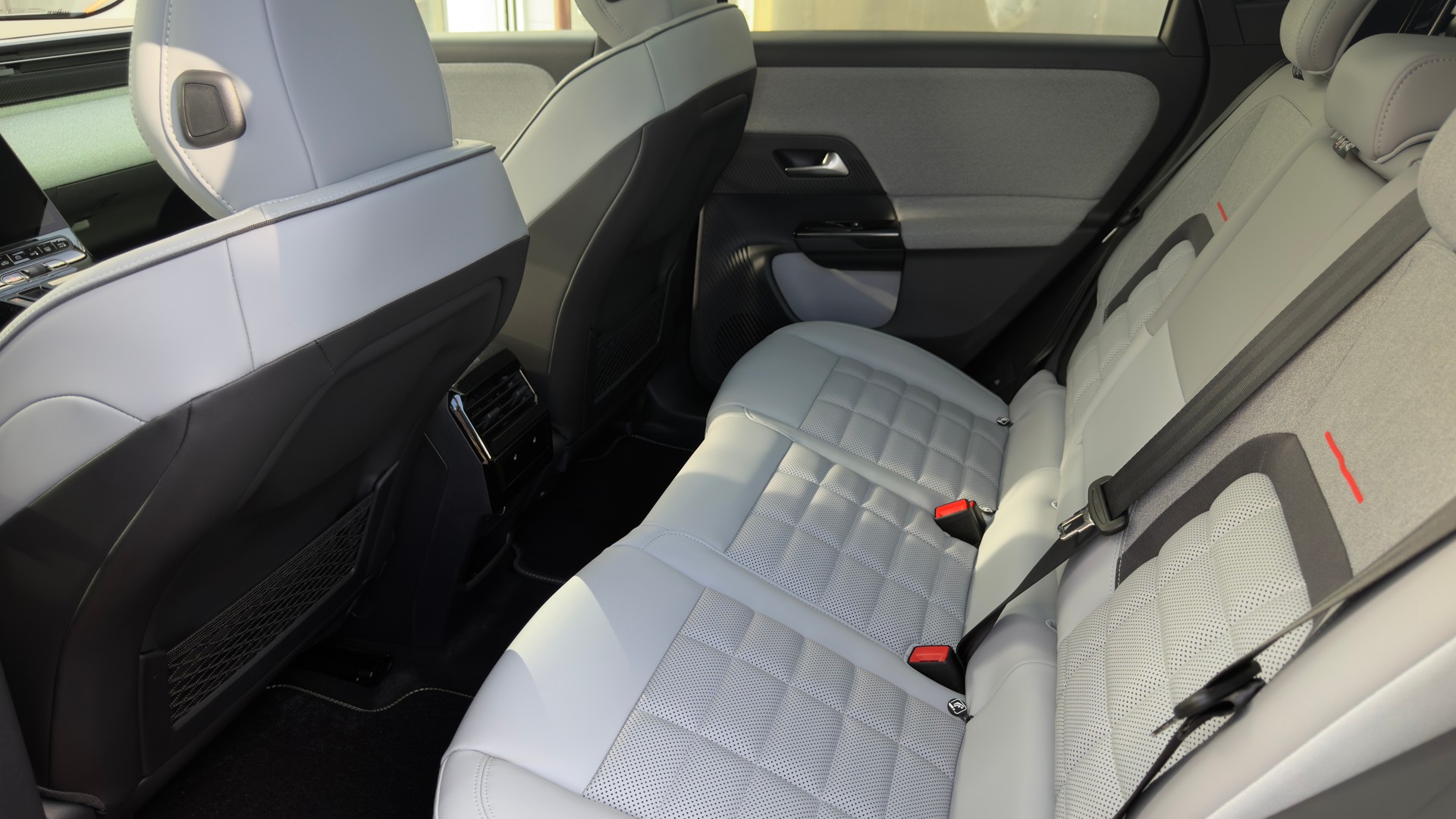 CITROEN E-C5 Aircross 73 kWh Max-showroom-element-3