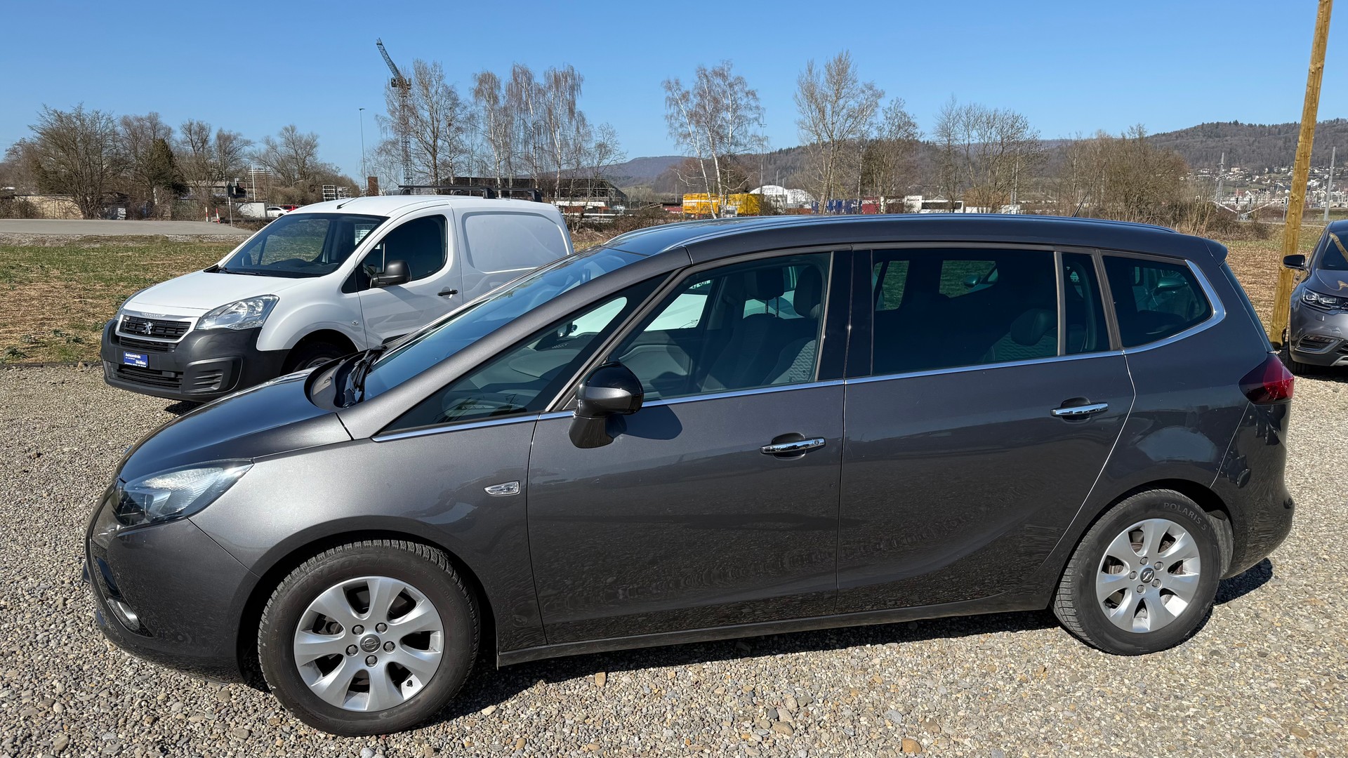 OPEL Zafira Tourer 1.4i 16V Cosmo-image-18