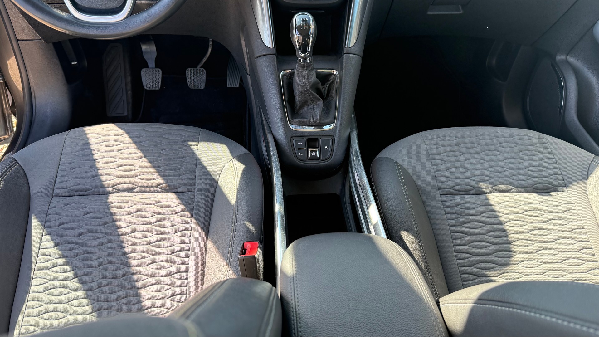 OPEL Zafira Tourer 1.4i 16V Cosmo-image-4