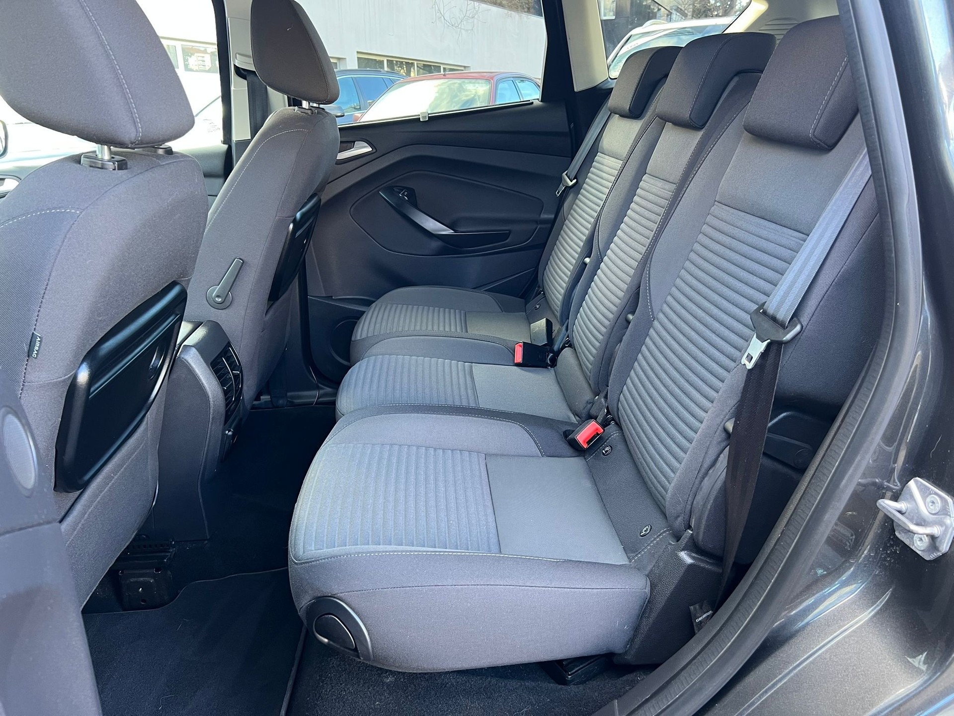 FORD C-Max 1.5 SCTi Titanium-image-5